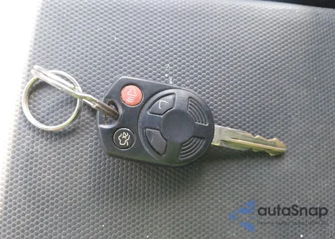 2010 Ford Escape Limited z USA, uszkodzony, nr VIN 1FMCU0EG6AKC93685